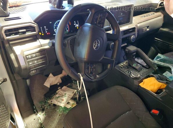 3TMLB5JN4SM171073 2025 TOYOTA TACOMA Silver Dashboard view