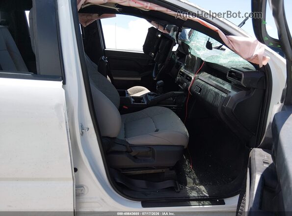 3TMLB5JN4SM200104 2025 TOYOTA TACOMA White Front interior view