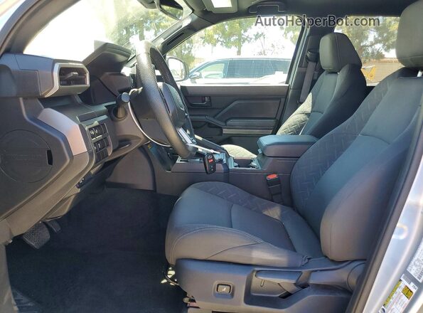 3TMLB5JN5RM010287 2024 TOYOTA TACOMA Silver Вид салону спереду