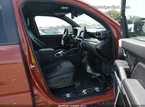 3TMLB5JN5SM114753 2025 TOYOTA TACOMA Orange Вид салону спереду