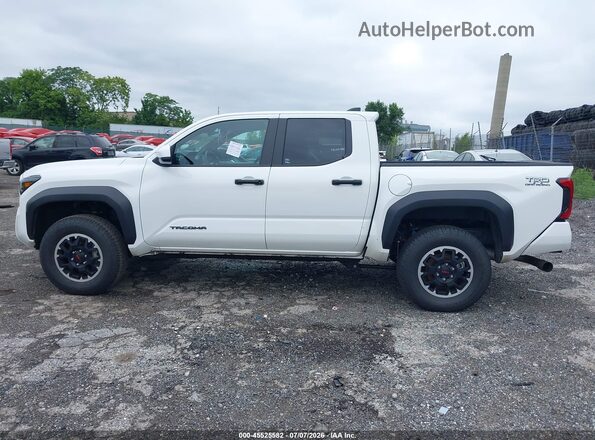 3TMLB5JN5SM118060 2025 TOYOTA TACOMA White Widok wnętrza z tyłu