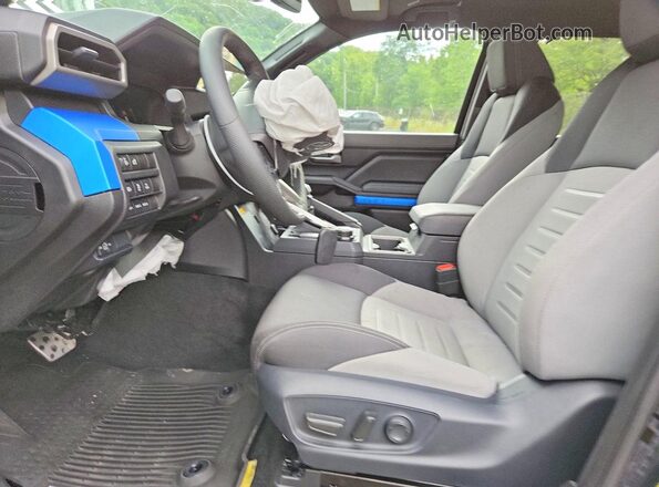 3TMLB5JN5SM202816 2025 TOYOTA TACOMA Black Front interior view