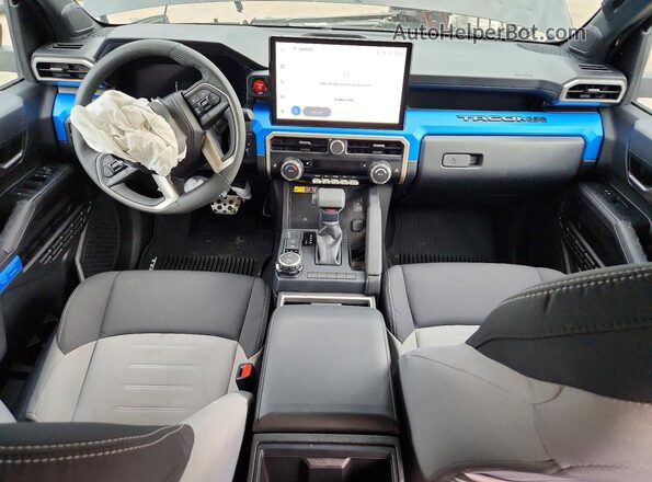 3TMLB5JN5SM202816 2025 TOYOTA TACOMA Black Dashboard view