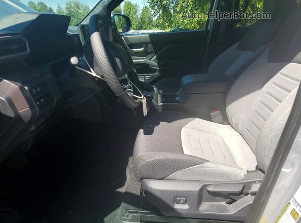 3TMLB5JN5TM238989 2026 TOYOTA TACOMA Silver Vista interior delantera