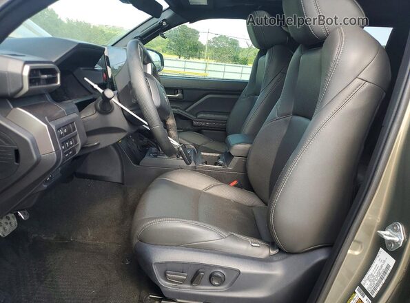3TMLB5JN7RM003602 2024 TOYOTA TACOMA Зеленый Вид салона спереди