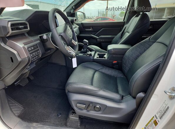 3TMLB5JN7SM121803 2025 TOYOTA TACOMA White Սալոնի դիմացի տեսք