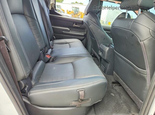 3TMLB5JN7SM121803 2025 TOYOTA TACOMA White Հետևի նստատեղերի տեսք