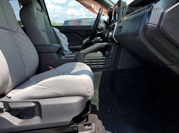 3TMLB5JN7TM236130 2026 TOYOTA TACOMA Белый Вид салона спереди
