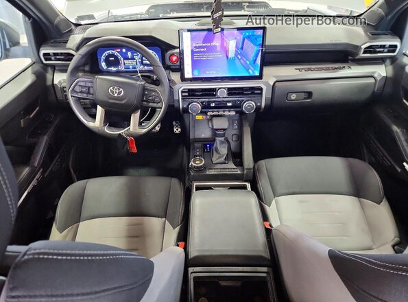 3TMLB5JN8RM026645 2024 TOYOTA TACOMA Silver Առջևի վահանակի տեսք