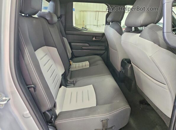 3TMLB5JN8RM026645 2024 TOYOTA TACOMA Silver Հետևի նստատեղերի տեսք