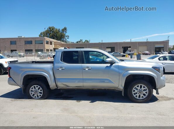 3TMLB5JN8RM035166 2024 TOYOTA TACOMA Silver Vista interior trasera