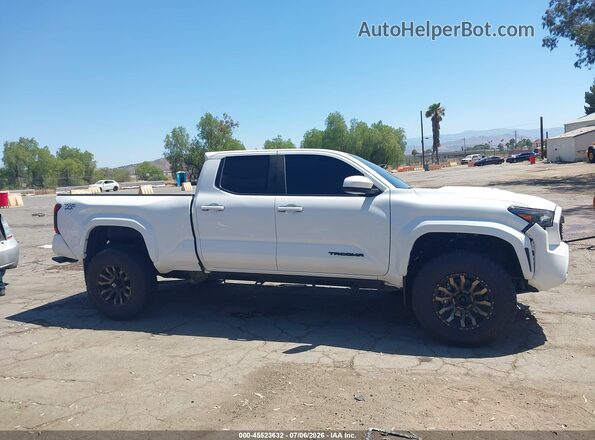 3TMLB5JN8RM080639 2024 TOYOTA TACOMA White უკანა სალონის ხედი