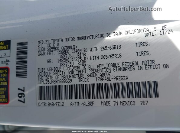 3TMLB5JN8RM080639 2024 TOYOTA TACOMA White ძრავის განყოფილების ხედი