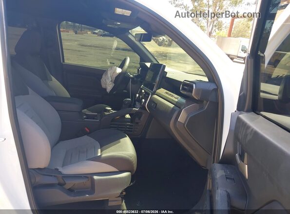 3TMLB5JN8RM080639 2024 TOYOTA TACOMA White წინა სალონის ხედი