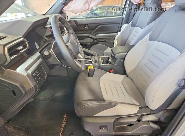 3TMLB5JN8SM091940 2025 TOYOTA TACOMA Silver Вид салону спереду