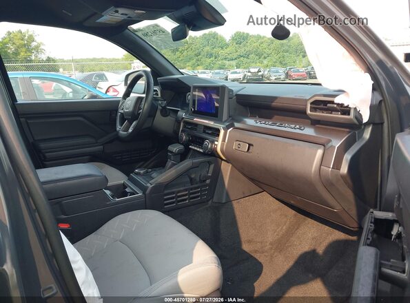 3TMLB5JN8SM177443 2025 TOYOTA TACOMA Серый Вид салона спереди