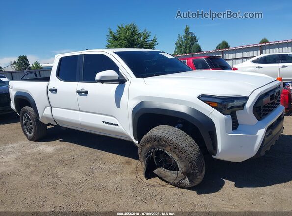 3TMLB5JN8TM215044 2026 TOYOTA TACOMA White Rear interior view