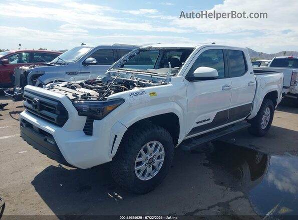 3TMLB5JN8TM225136 2026 TOYOTA TACOMA White Vista tres cuartos delantera izquierda