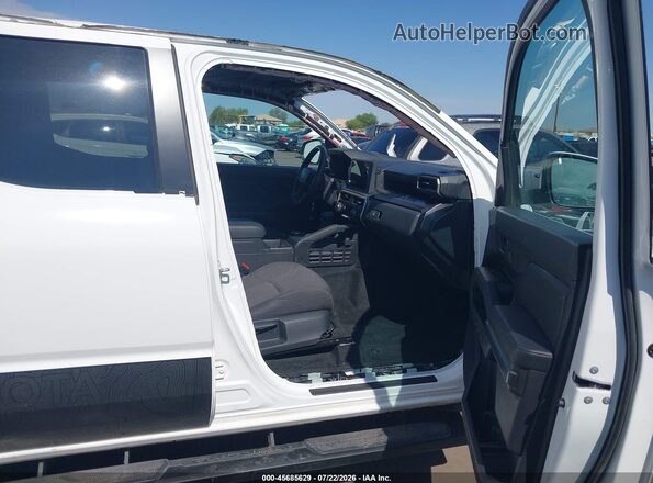 3TMLB5JN8TM225136 2026 TOYOTA TACOMA White Vista interior delantera