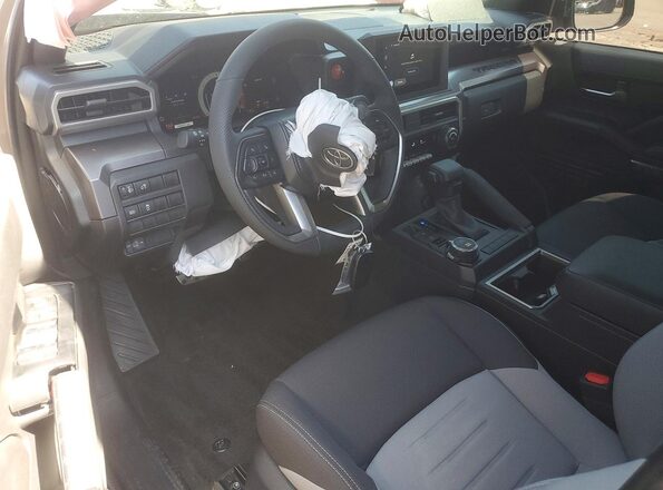 3TMLB5JN8TM237108 2026 TOYOTA TACOMA Tan Вид панелі приладів