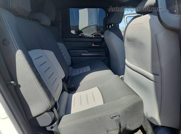 3TMLB5JN9RM043177 2024 TOYOTA TACOMA White უკანა სავარძლების ხედი