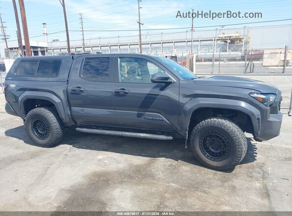 3TMLB5JN9RM049013 2024 TOYOTA TACOMA Черный Вид задней части салона