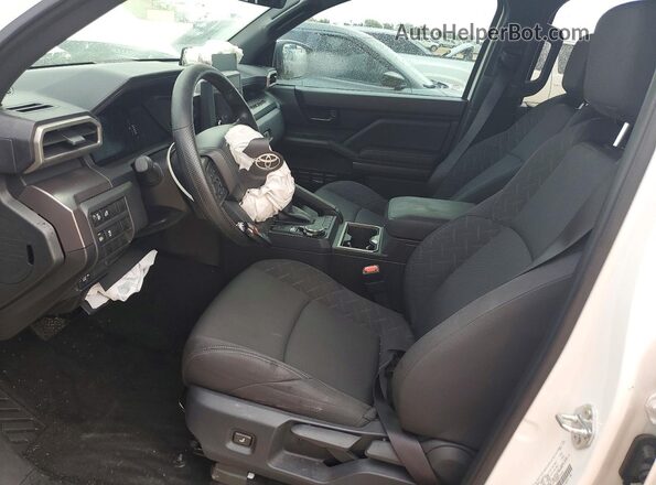3TMLB5JN9TM220074 2026 TOYOTA TACOMA Белый Вид салона спереди