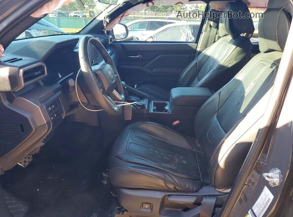 3TMLB5JNXRM055726 2024 TOYOTA TACOMA Gray Вид салону спереду