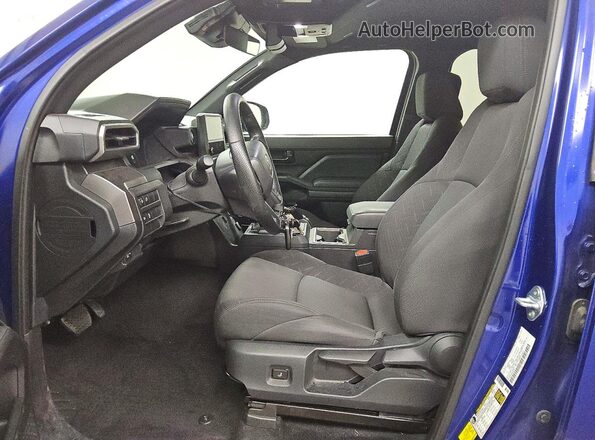 3TMLB5JNXRM083705 2024 TOYOTA TACOMA Blue წინა სალონის ხედი
