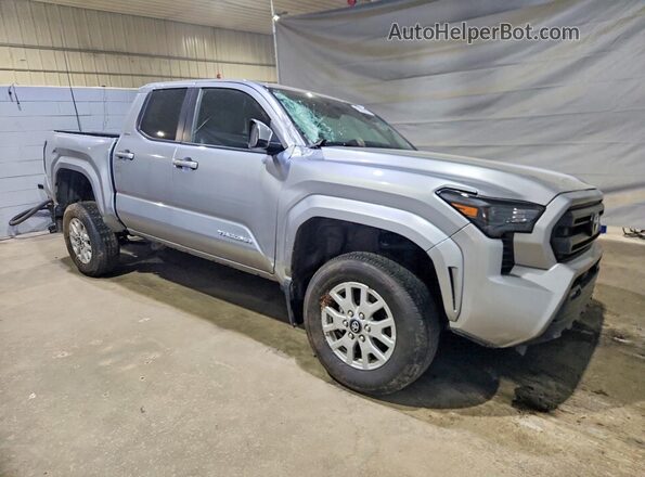 3TMLB5JNXSM137073 2025 TOYOTA TACOMA Silver Передня права чверть