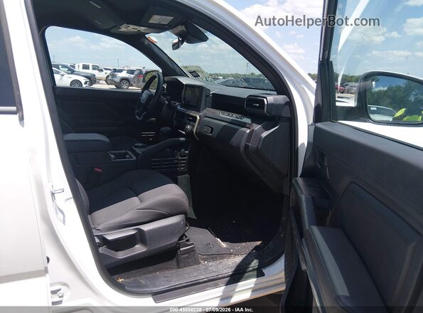 3TMLB5JNXSM164385 2025 TOYOTA TACOMA White Front interior view