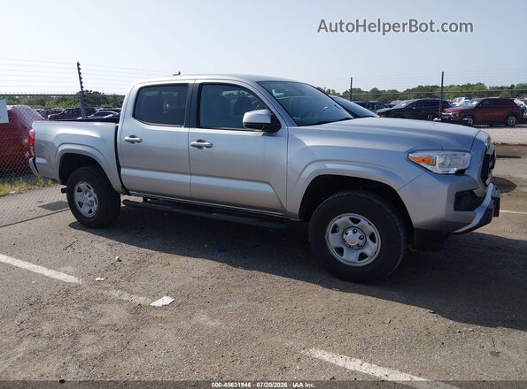 3TYAX5GN6NT043863 2022 TOYOTA TACOMA Silver Rear interior view