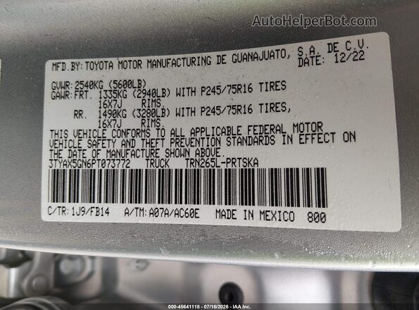 3TYAX5GN6PT073772 2023 TOYOTA TACOMA Silver Widok komory silnika
