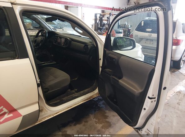 3TYAX5GN9MT019717 2021 TOYOTA TACOMA White Widok wnętrza z przodu