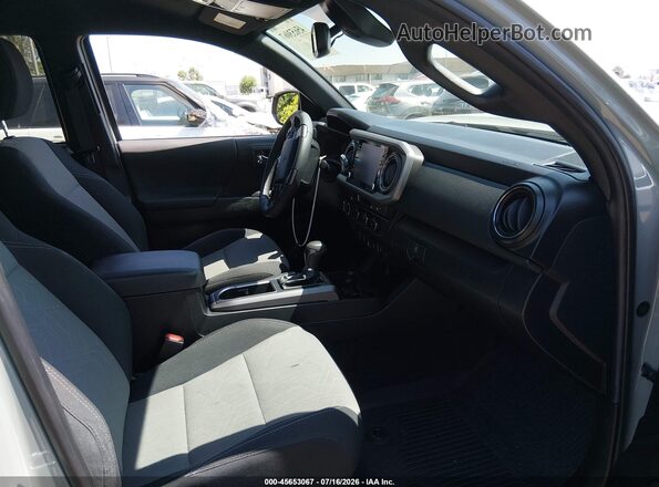 3TYCZ5AN0NT088440 2022 TOYOTA TACOMA Gray Vista interior delantera