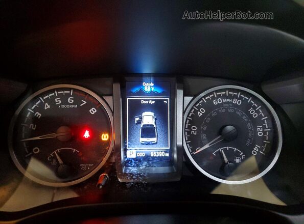 3TYCZ5AN0PT131631 2023 TOYOTA TACOMA Зеленый Вид щитка приборов