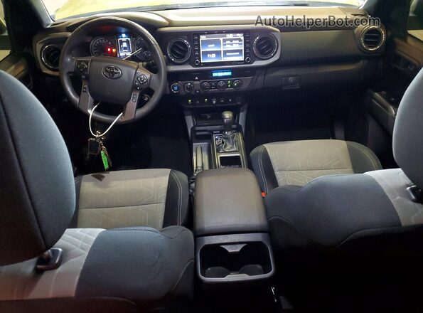 3TYCZ5AN0PT131631 2023 TOYOTA TACOMA Зеленый Вид панели приборов