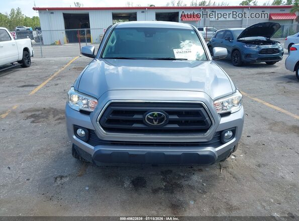 3TYCZ5AN2LT003501 2020 TOYOTA TACOMA Silver Vista interior trasera