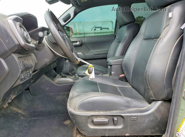 3TYCZ5AN2NT078461 2022 TOYOTA TACOMA Green Вид салону спереду