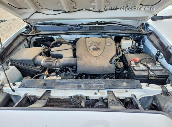 3TYCZ5AN3PT165997 2023 TOYOTA TACOMA White Widok wnętrza z tyłu