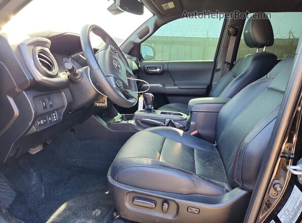 3TYCZ5AN6PT148000 2023 TOYOTA TACOMA Black Widok wnętrza z przodu