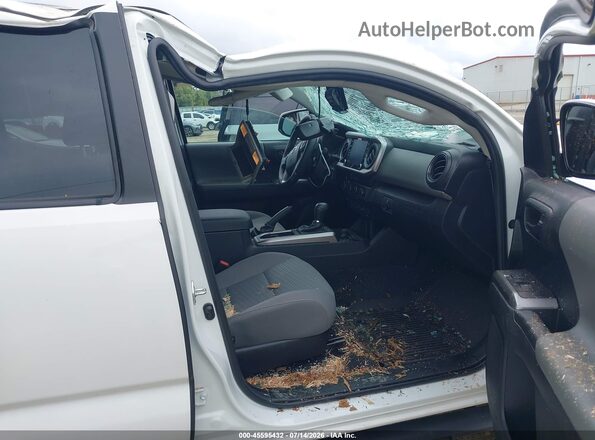 3TYCZ5AN8NT090811 2022 TOYOTA TACOMA White Front interior view