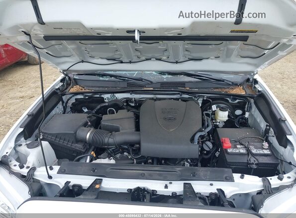 3TYCZ5AN8NT090811 2022 TOYOTA TACOMA White Rear view