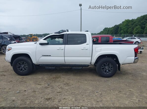 3TYCZ5AN8NT090811 2022 TOYOTA TACOMA White 360 interior view