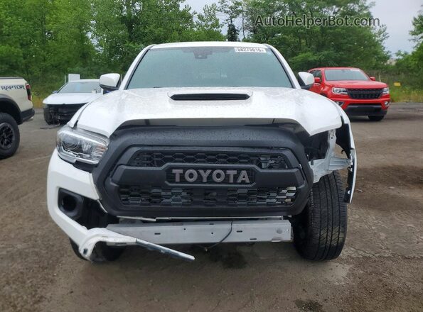 3TYCZ5AN8NT093904 2022 TOYOTA TACOMA White Widok z przodu