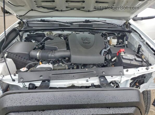 3TYCZ5AN8NT093904 2022 TOYOTA TACOMA White Widok wnętrza z tyłu