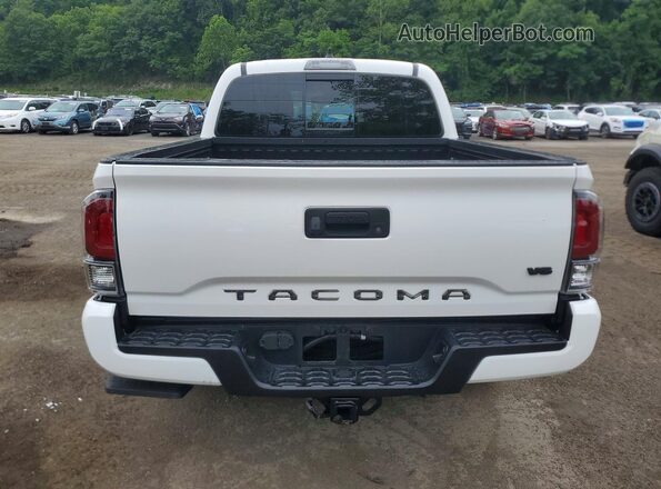 3TYCZ5AN8NT093904 2022 TOYOTA TACOMA White Widok z tyłu