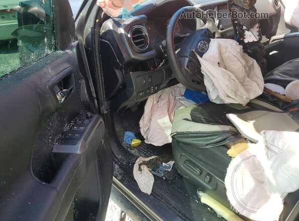 3TYCZ5AN8PT168443 2023 TOYOTA TACOMA Gray Widok deski rozdzielczej