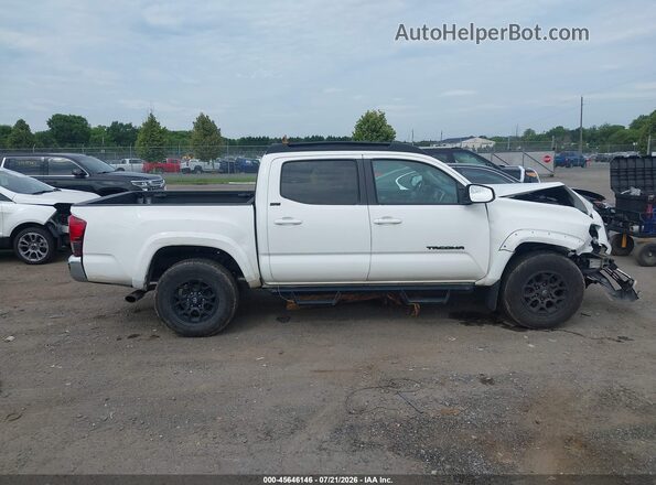 3TYCZ5AN9NT068879 2022 TOYOTA TACOMA Белый Вид задней части салона