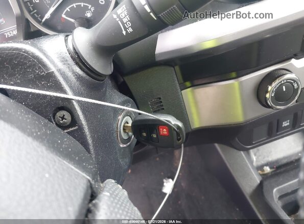 3TYCZ5AN9NT068879 2022 TOYOTA TACOMA Белый Вид панели приборов